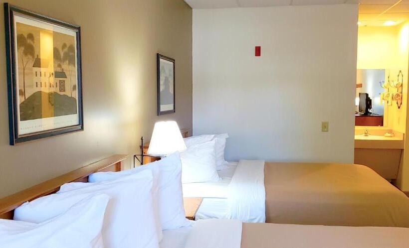 غرفة قياسية سرير ملكى, Lodging On The Square