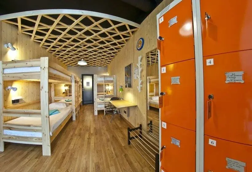 ルームシェアのワンベッド, Hostel Piligrim