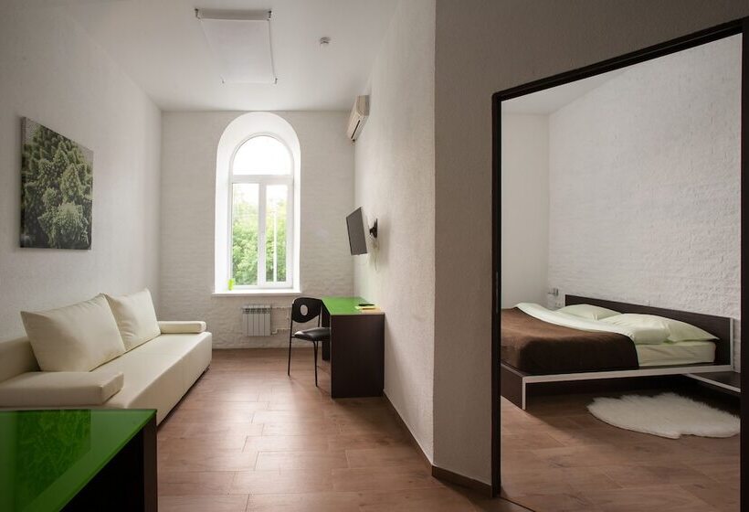 سوییت جونیور, Art Grand Victoria