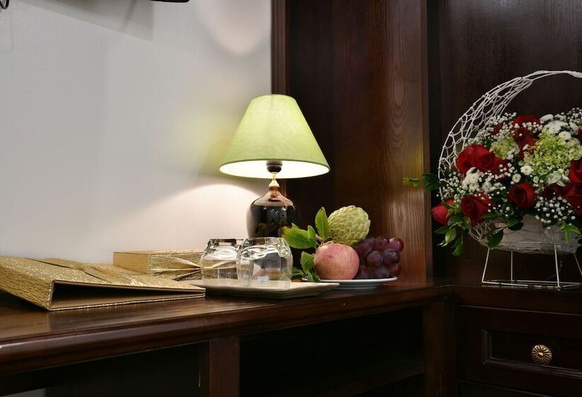 اتاق لوکس, Golden Sail Hotel & Spa