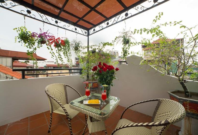 اتاق لوکس با بالکن, Golden Sail Hotel & Spa