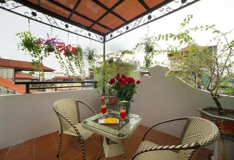 اتاق لوکس با بالکن, Golden Sail Hotel & Spa