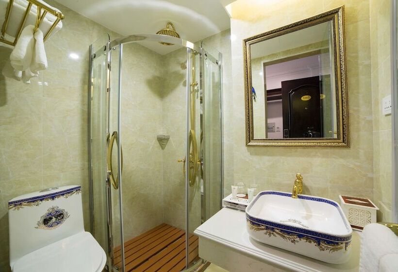 اتاق لوکس با بالکن, Golden Sail Hotel & Spa