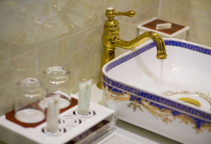 اتاق لوکس با بالکن, Golden Sail Hotel & Spa
