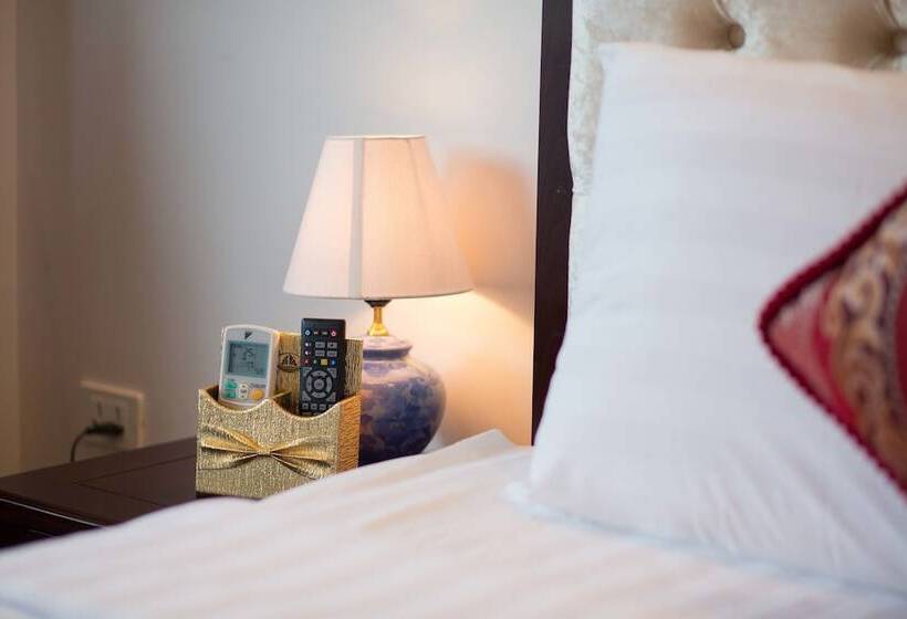 اتاق لوکس با بالکن, Golden Sail Hotel & Spa