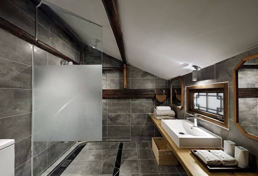 スタンダードルーム, Mild Spring Boutique