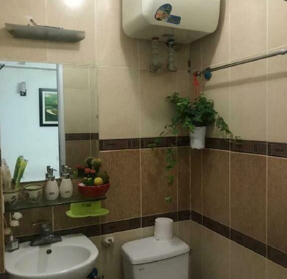 اتاق لوکس, The Autumn Homestel