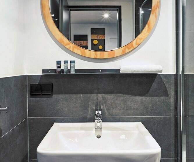 غرفة قياسية, H.ostel Munster