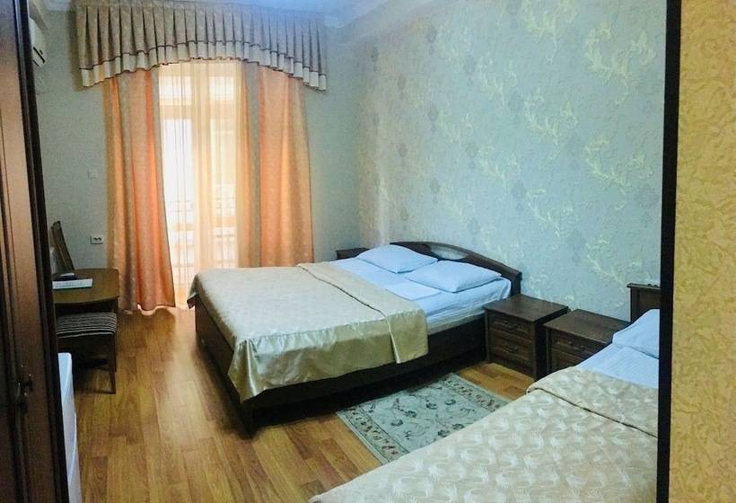 اتاق استاندارد سه نفره, Nadezhda