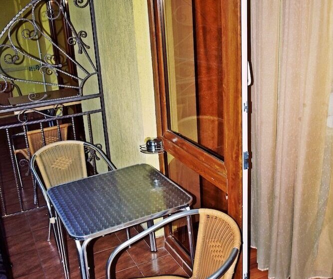 اتاق استاندارد چهار تخته, Nadezhda