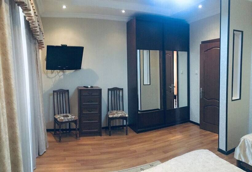 سوییت لوکس, Nadezhda