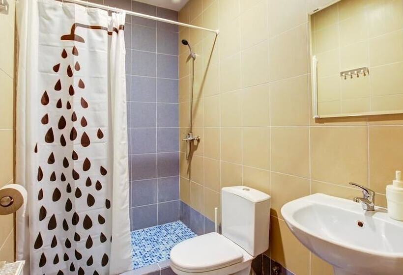 تختخواب در اتاق مشترک, Start Hostel