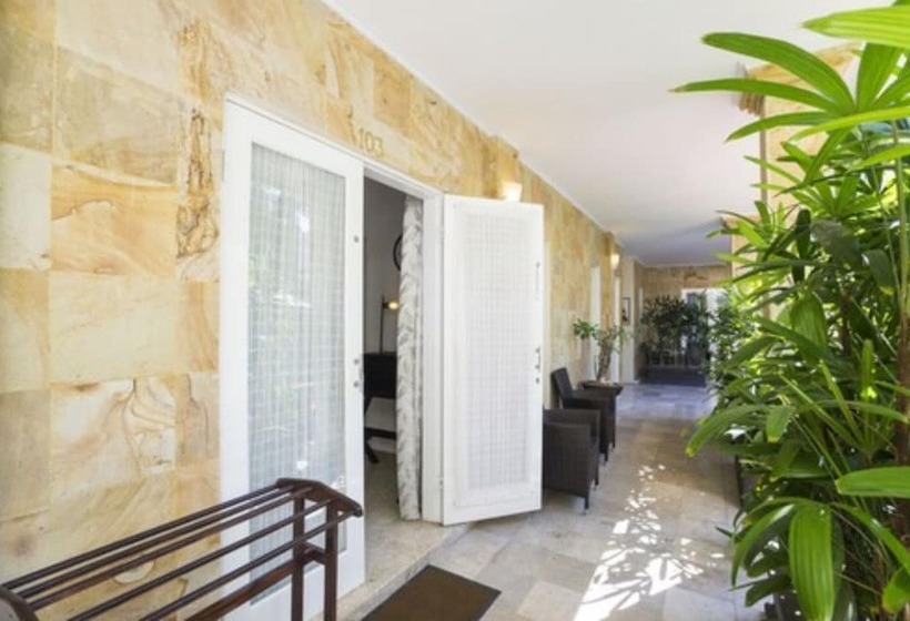 شقة ديلوكس غرفتين نوم, Beach Melati Apartments