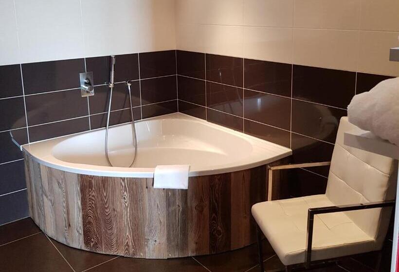 غرفة قياسية مطلّة علي البحيرة, Chalet Christine