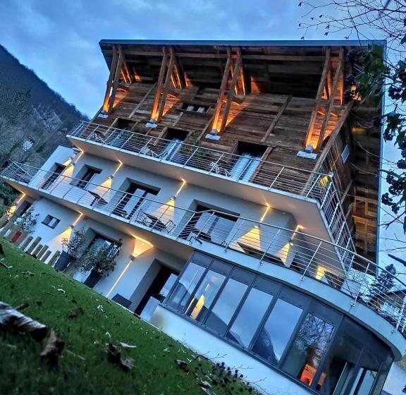 جناح مطل على البحيرة, Chalet Christine