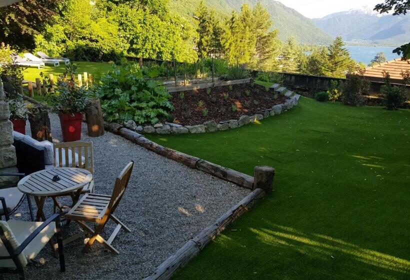 جناح مطل على البحيرة, Chalet Christine