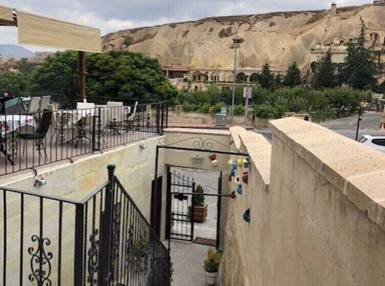 Standard Quadruple Room, Cappa Rossa Cave