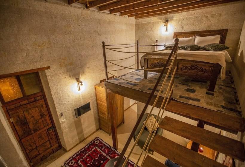 Standard Quadruple Room, Cappa Rossa Cave