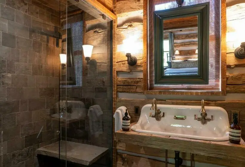 ３ベッドルームハウス, Eleven Taylor River Lodge