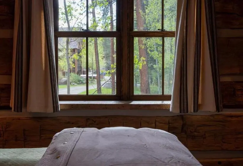 ３ベッドルームハウス, Eleven Taylor River Lodge