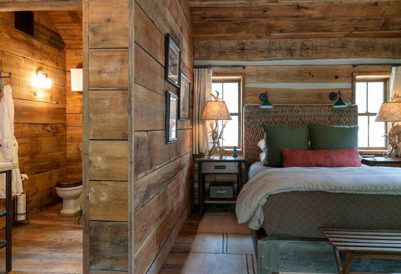 Люкс, Eleven Taylor River Lodge