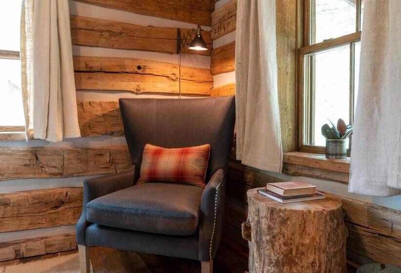 Люкс, Eleven Taylor River Lodge