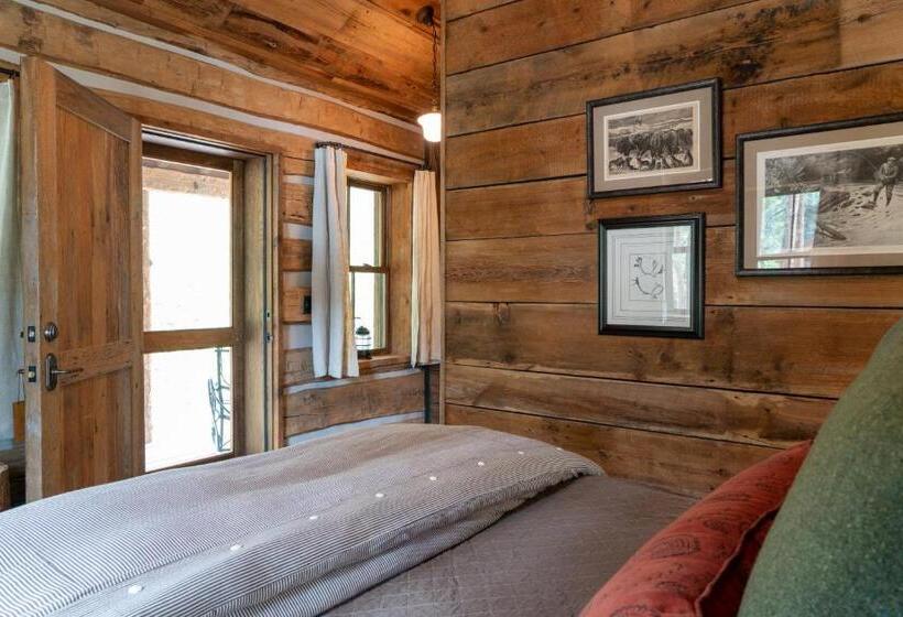 Люкс, Eleven Taylor River Lodge