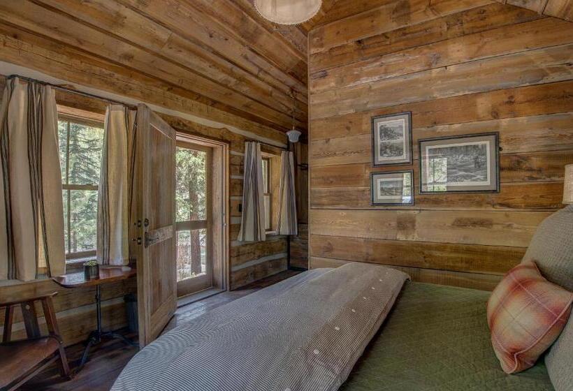 Люкс, Eleven Taylor River Lodge