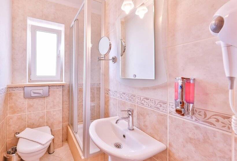 חדר אקונומי, Luna Kaş