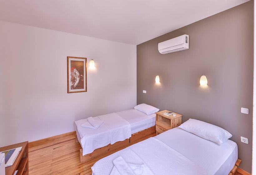 חדר אקונומי, Luna Kaş