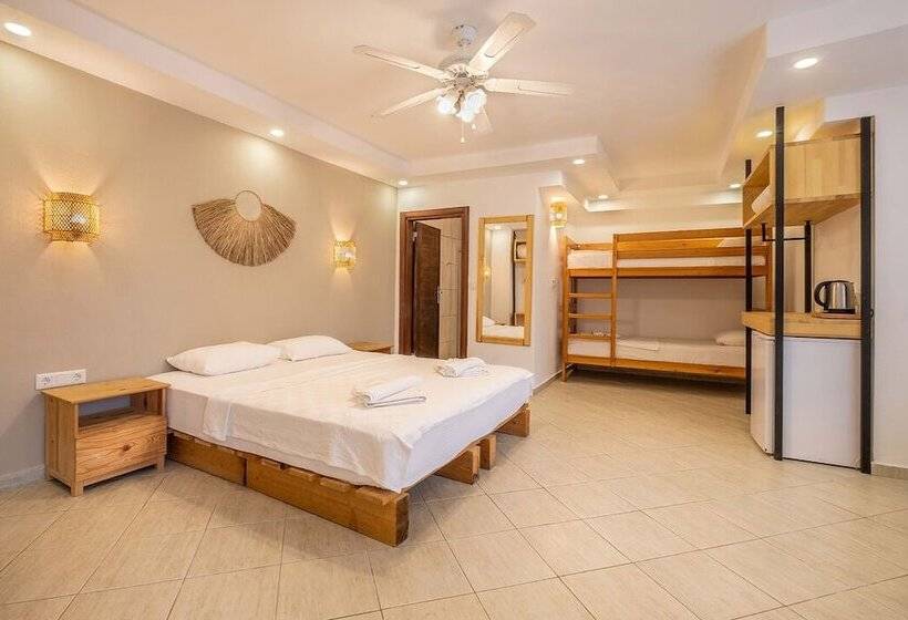 חדר משפחתי, Luna Kaş