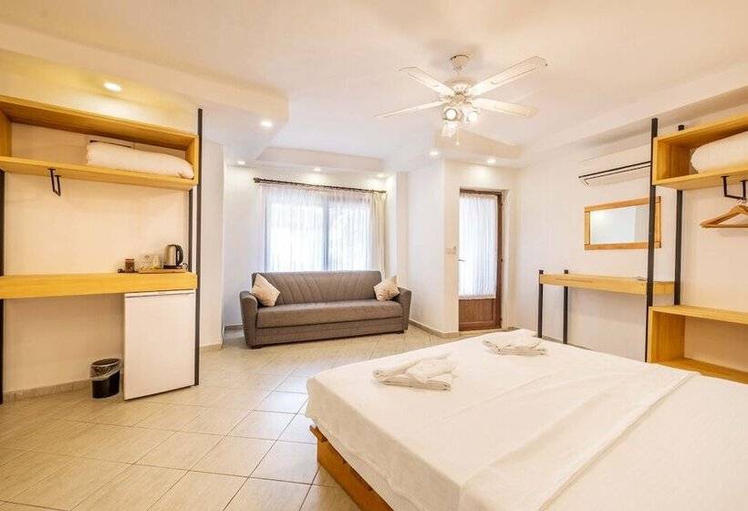 חדר משפחתי, Luna Kaş