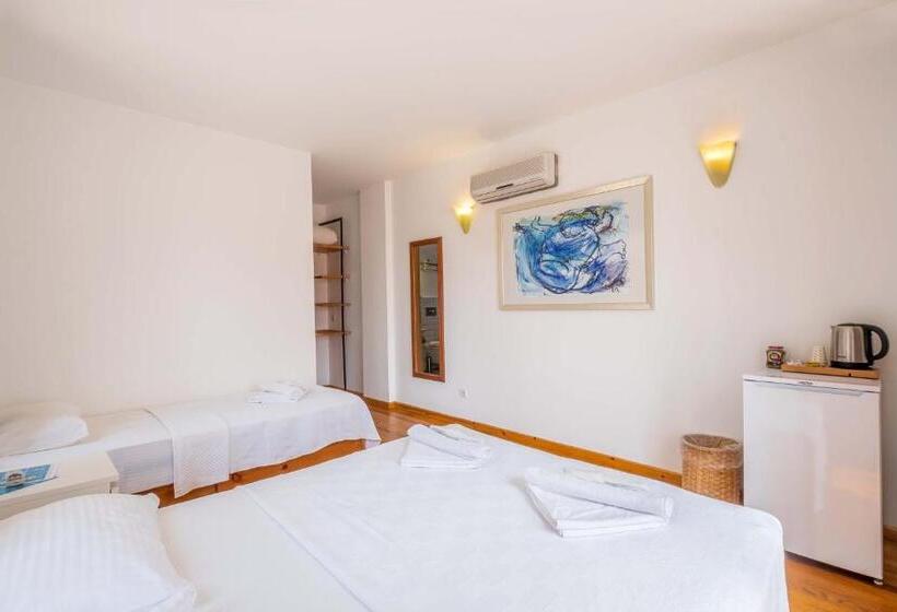 חדר סטנדרט לשלושה עם נוף לגינה, Luna Kaş