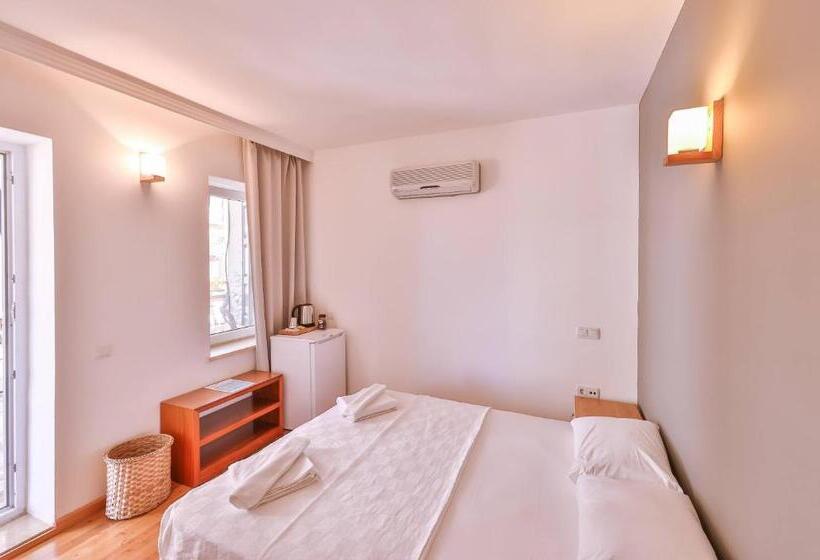 חדר אקונומי, Luna Kaş