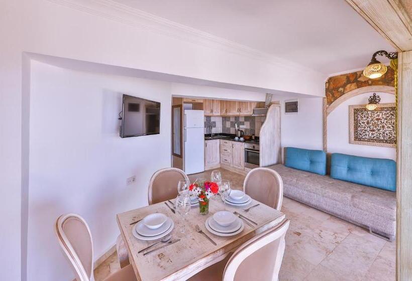 סוויטה עם טרסה, Luna Kaş