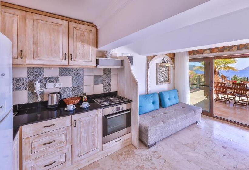 סוויטה עם טרסה, Luna Kaş