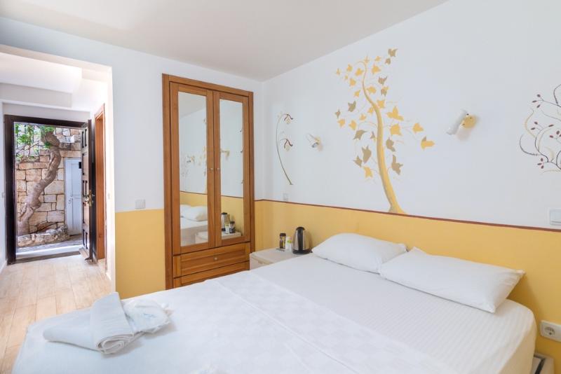 Economy Zimmer, Luna Kaş