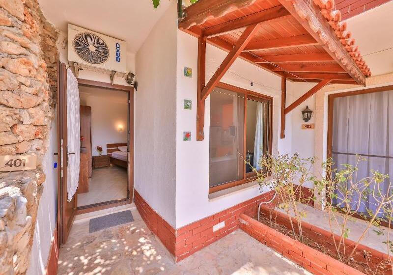 חדר משפחתי, Luna Kaş