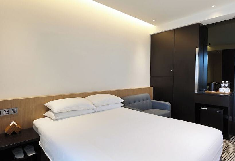 اتاق استاندارد, Royal Roi