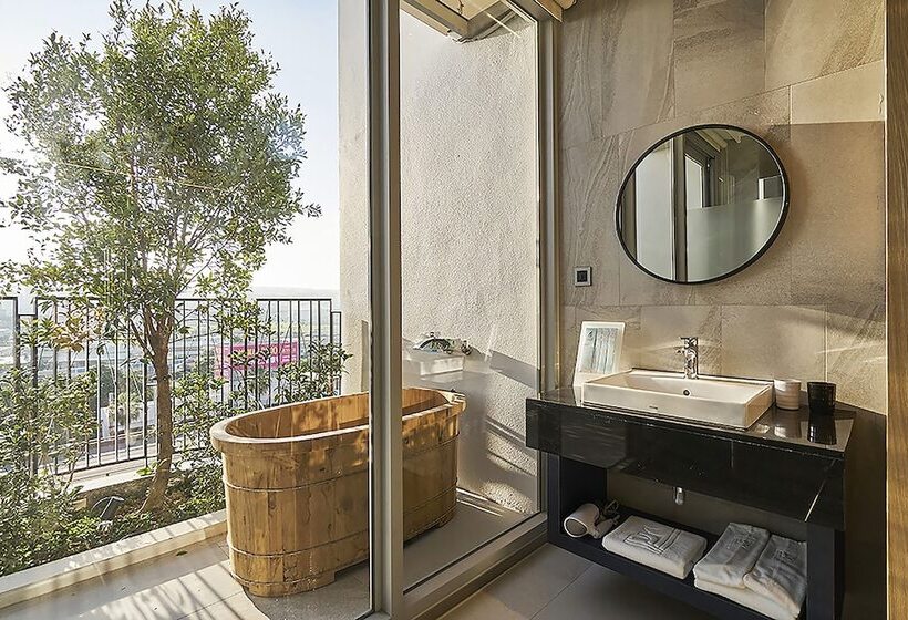 اتاق لوکس, Royal Roi