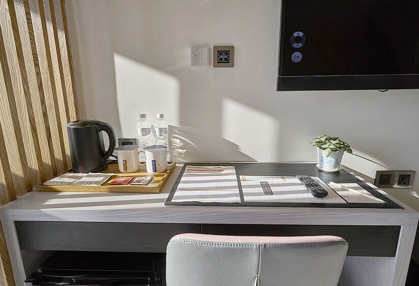 اتاق لوکس, Royal Roi