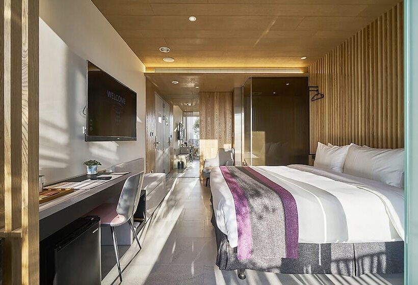 اتاق لوکس, Royal Roi