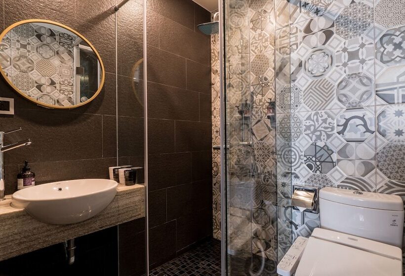 اتاق استاندارد چهار تخته, Royal Roi