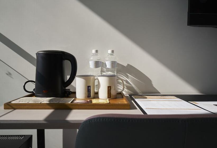 اتاق استاندارد چهار تخته, Royal Roi