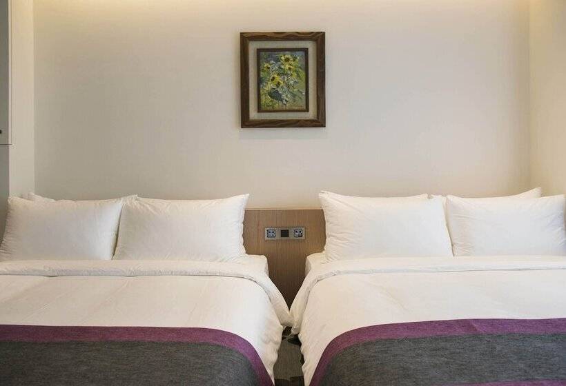 اتاق استاندارد چهار تخته, Royal Roi