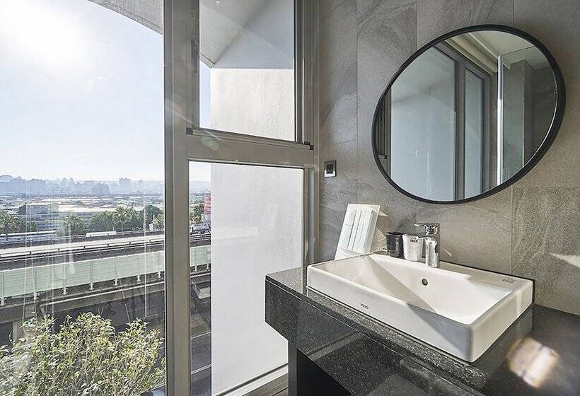 اتاق لوکس, Royal Roi