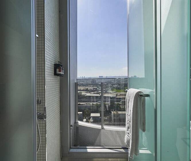 اتاق لوکس, Royal Roi