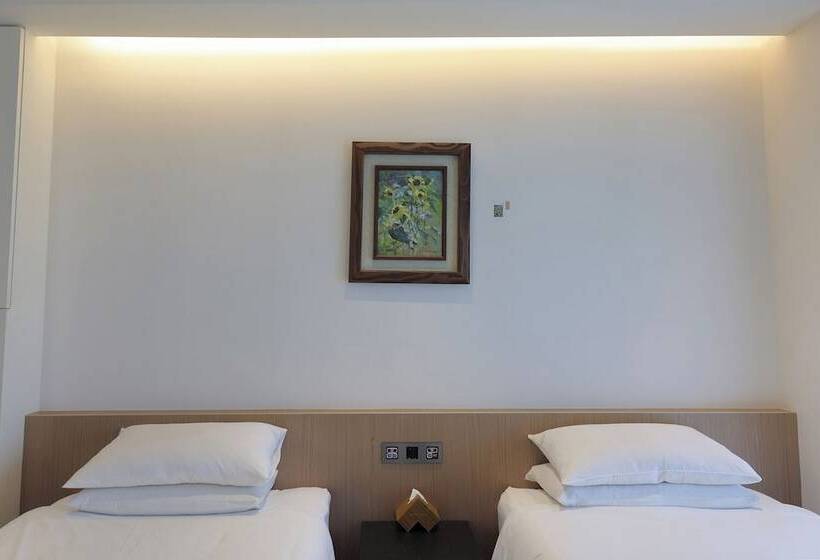 اتاق استاندارد, Royal Roi