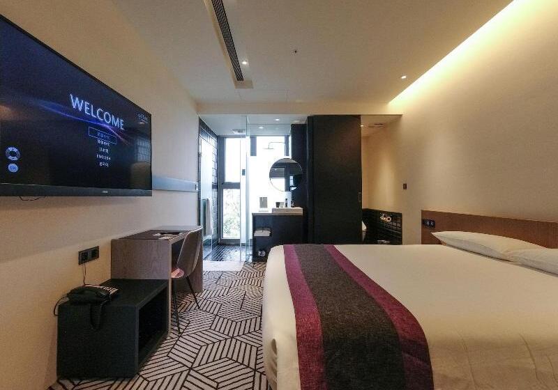 اتاق استاندارد, Royal Roi