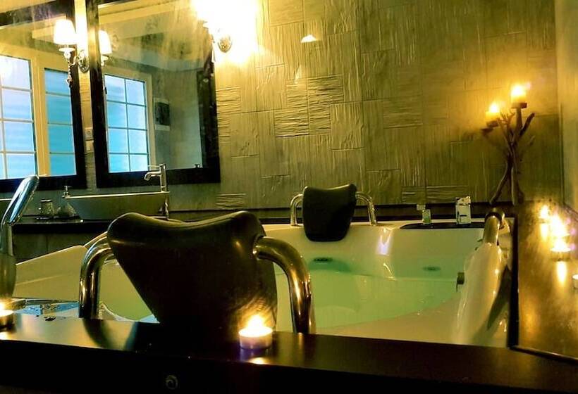 Люкс Deluxe 2 Спальни, Q Suites Preveza